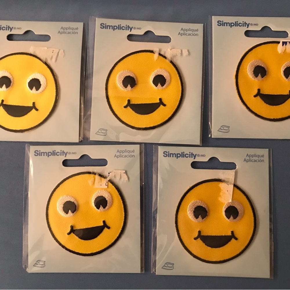 Simplicity Yellow Smiley Face Iron-On Patch lot 5 hat jean decor emoji